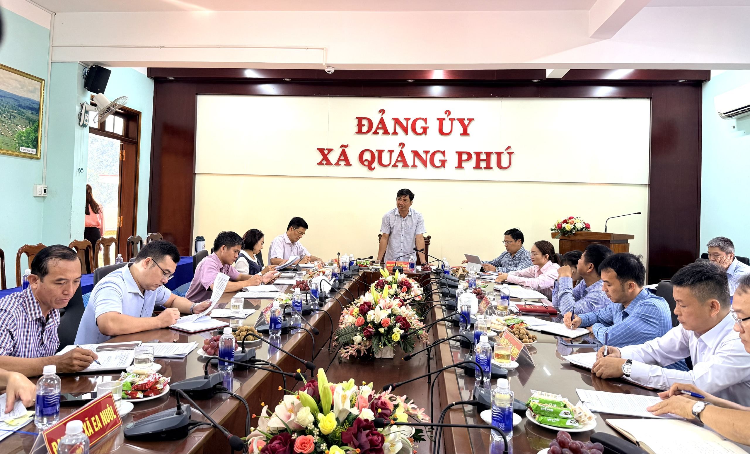 Quang cảnh buổi làm việc
